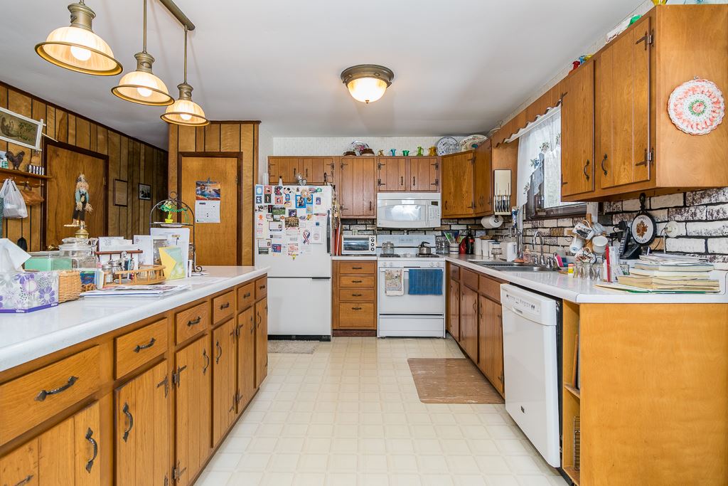 385 Enos Road Hinesburg, VT 05461 - Photo 8 of 14