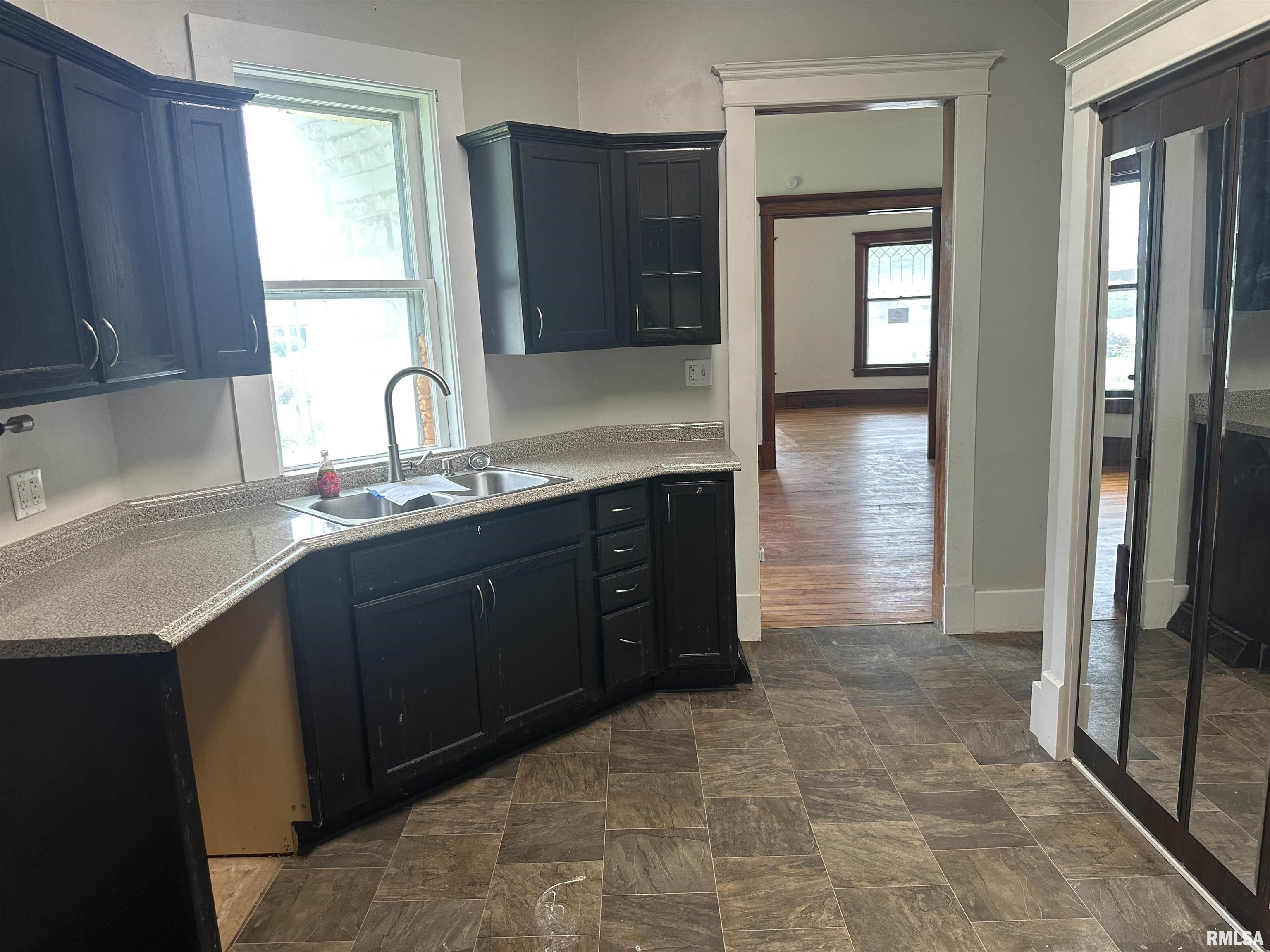 707 North Main Street White Hall, IL 62092 - Photo 10 of 23