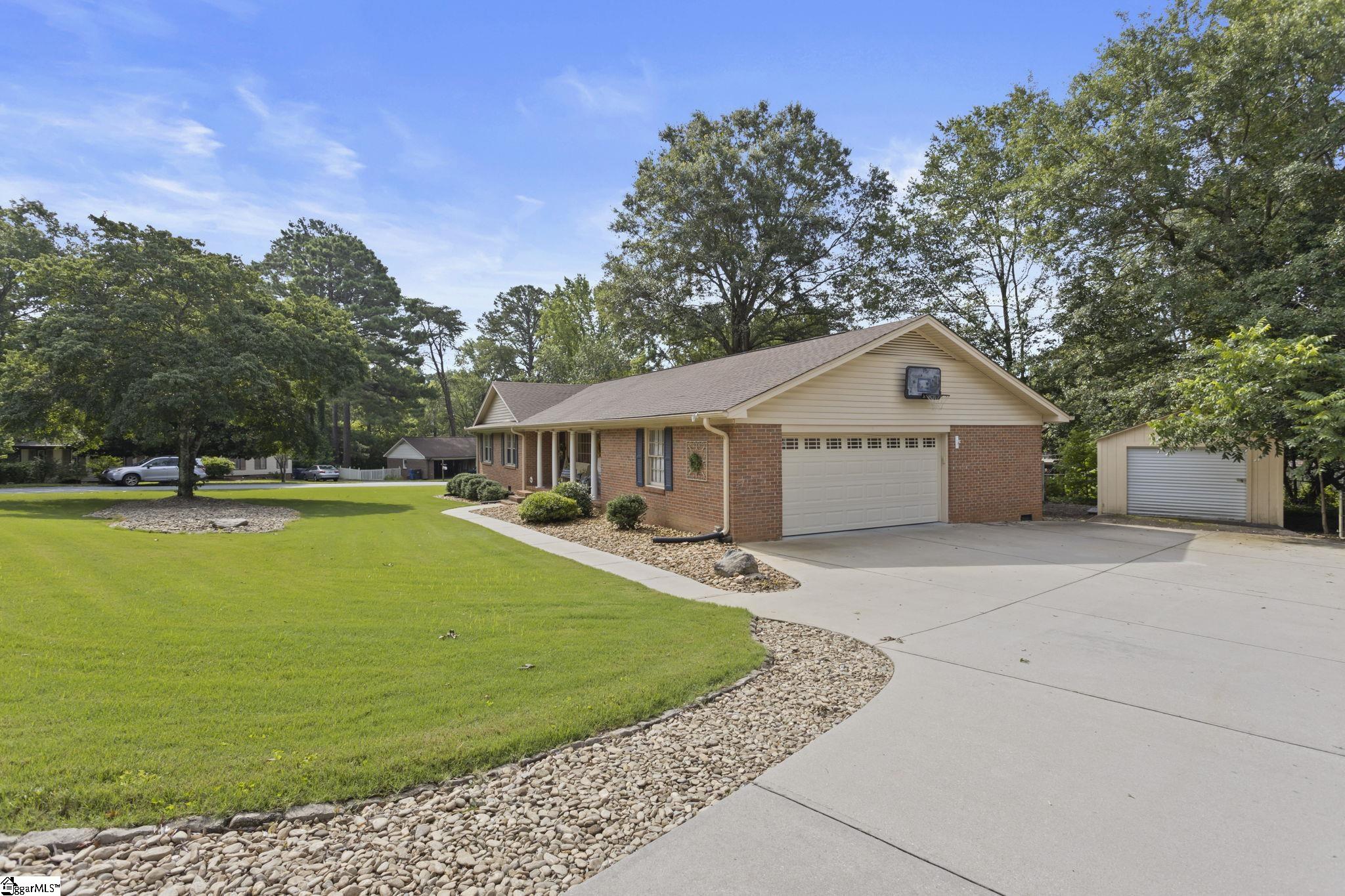 205 Bransfield Road Greenville, SC 29615 - Photo 3 of 23 Gallery Image 3