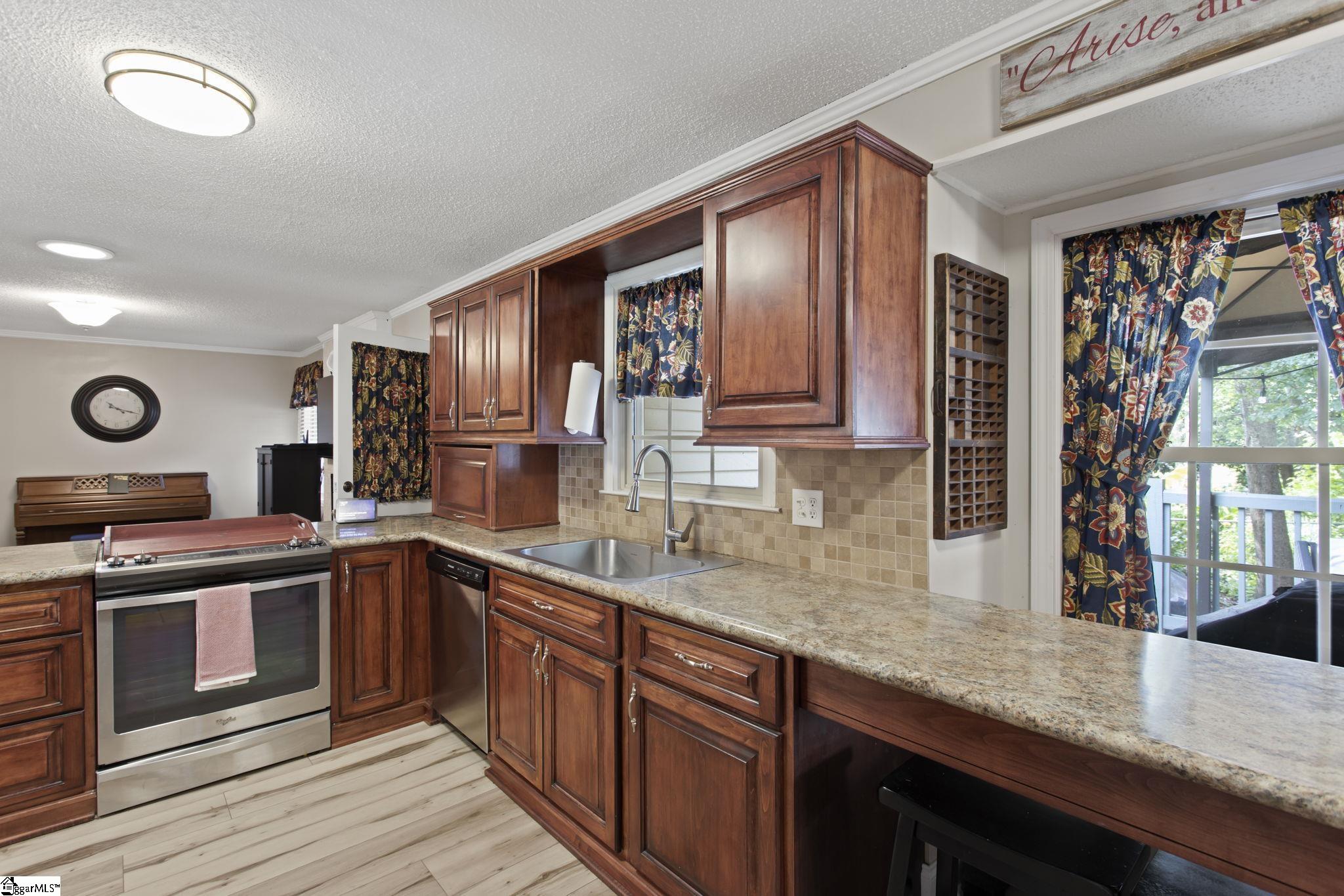205 Bransfield Road Greenville, SC 29615 - Photo 9 of 23 Gallery Image 9