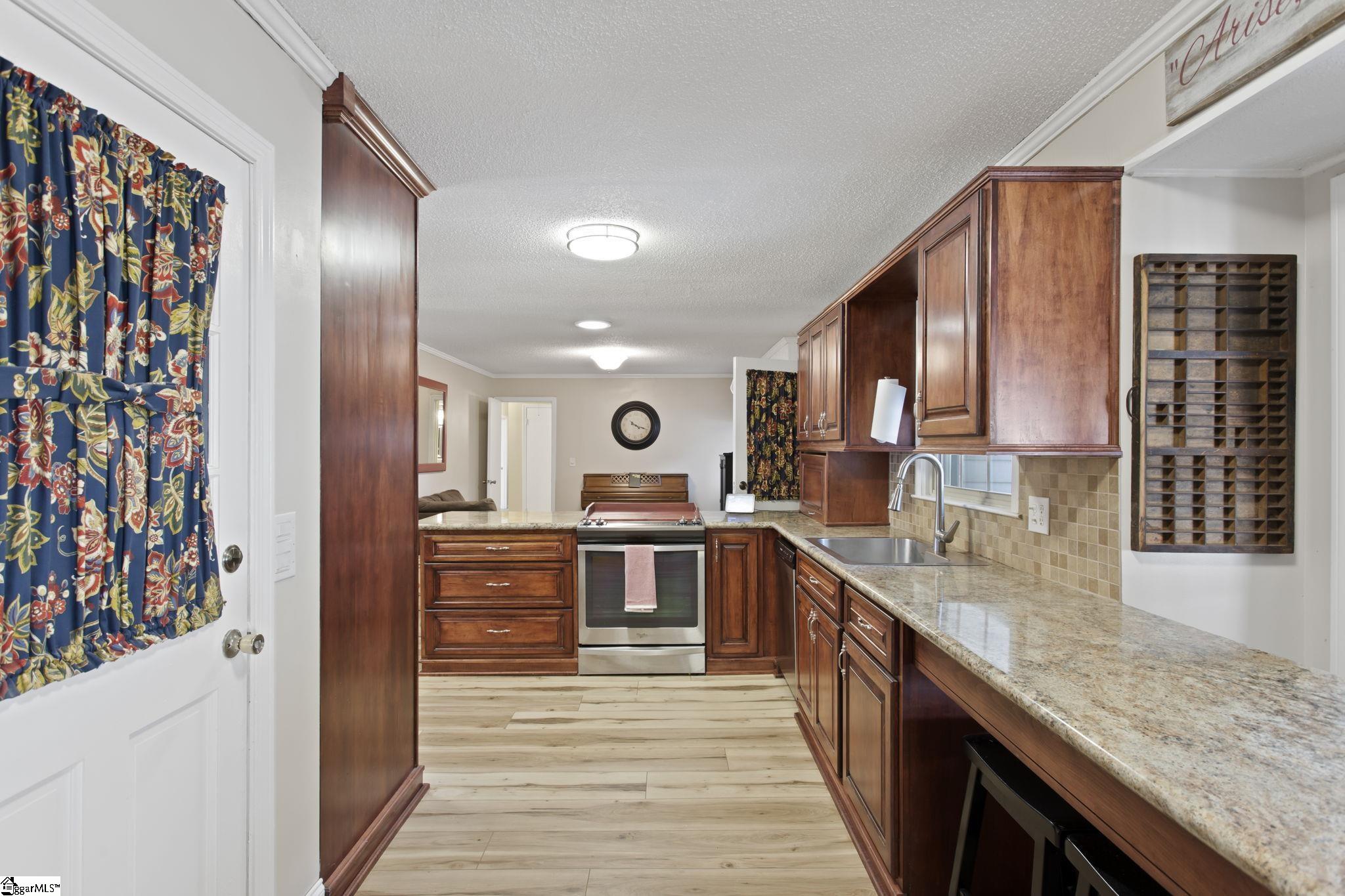 205 Bransfield Road Greenville, SC 29615 - Photo 10 of 23 Gallery Image 10