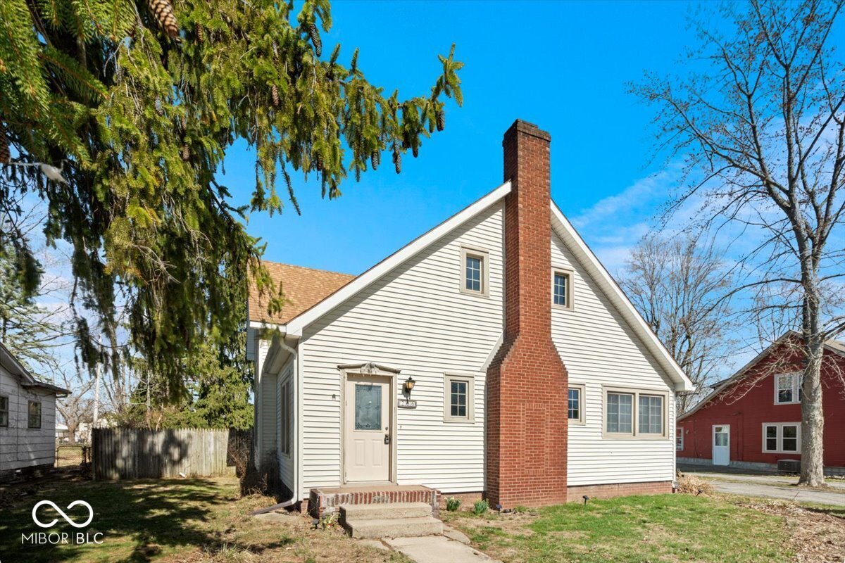 206 Main Street New Market, IN 47965 - Photo 2 of 28