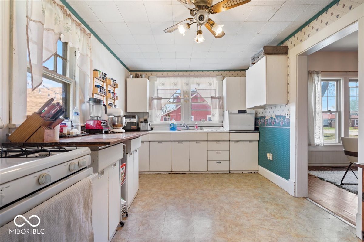 206 Main Street New Market, IN 47965 - Photo 7 of 28