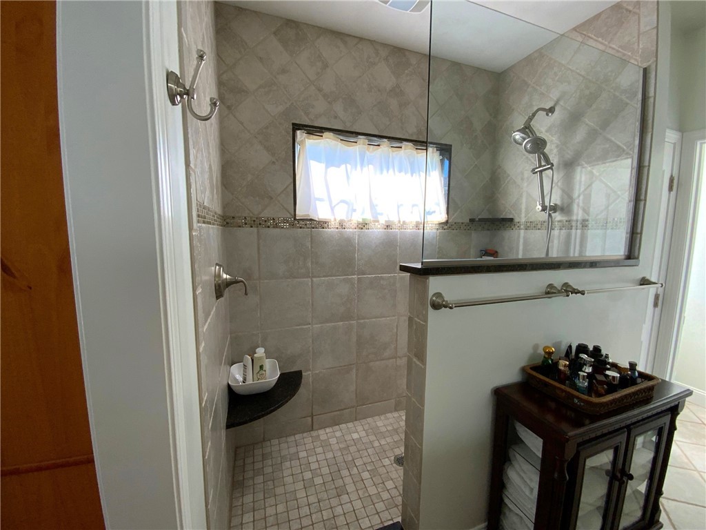 24 Crest Circle Smithfield, RI 02917 - Photo 18 of 44