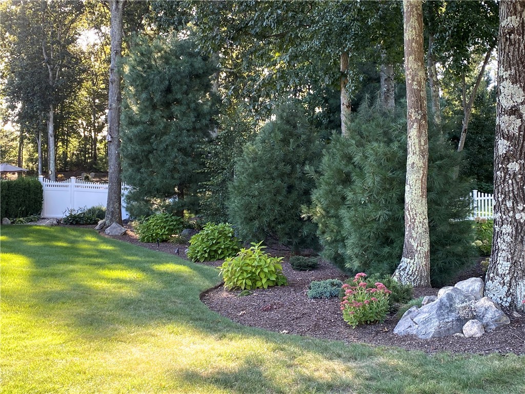 24 Crest Circle Smithfield, RI 02917 - Photo 38 of 44