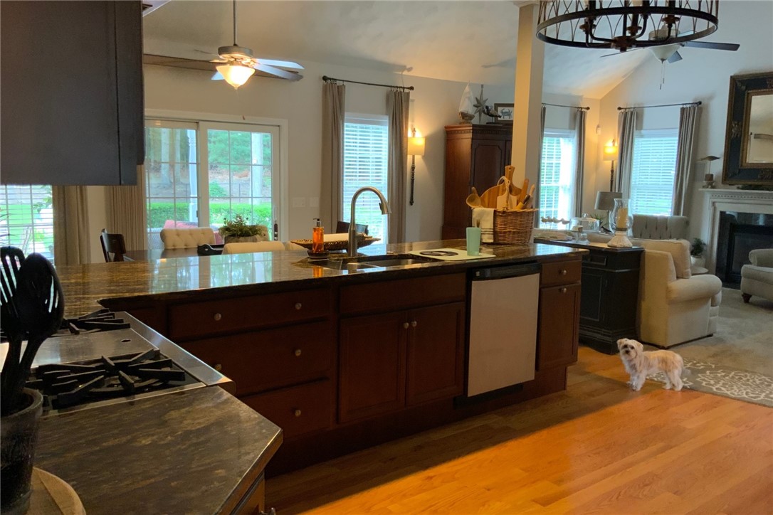 24 Crest Circle Smithfield, RI 02917 - Photo 10 of 44