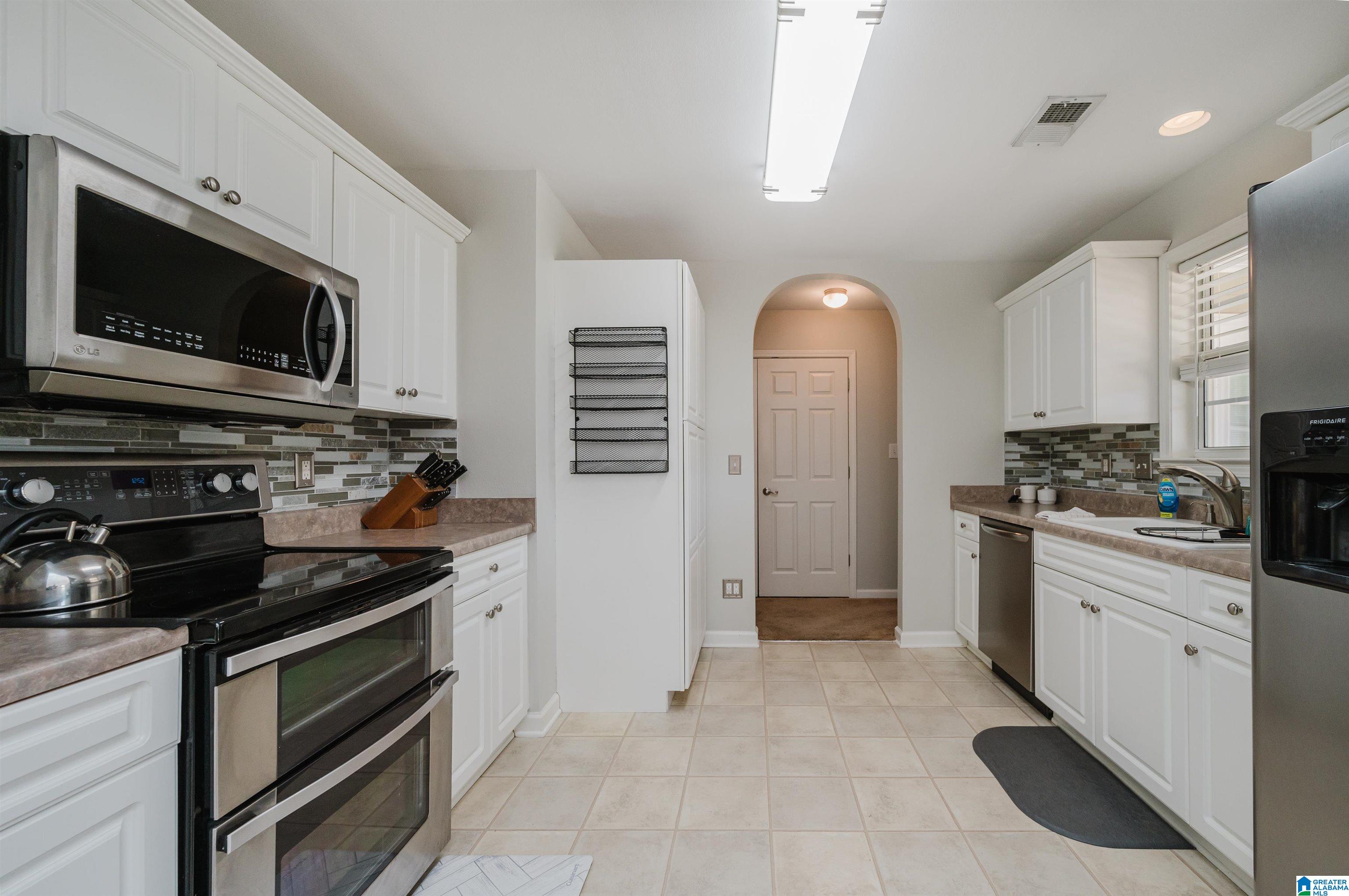 173 Silverstone Lane Alabaster, AL 35007 - Photo 16 of 41