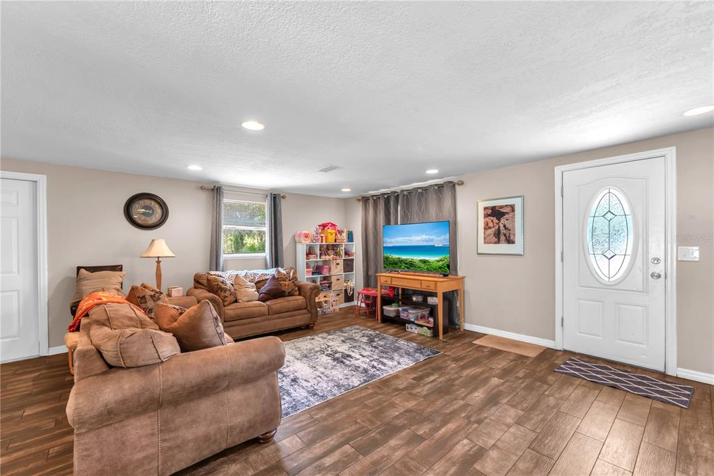 1815 30th Street Southeast Ruskin, FL 33570 - Photo 16 of 31