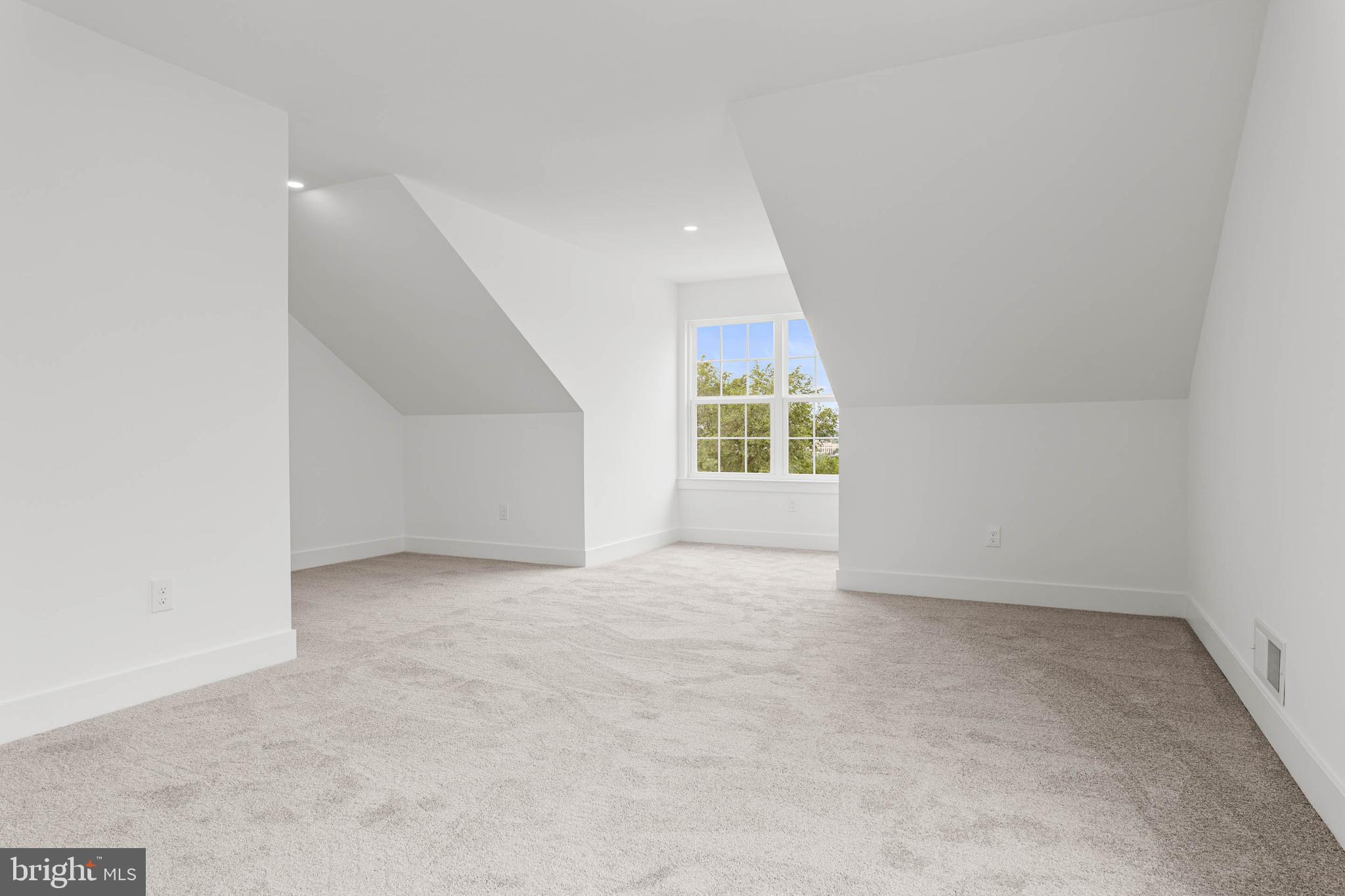 211 8th Street Bridgeport, PA 19405 - Photo 14 of 17 an empty room with windows