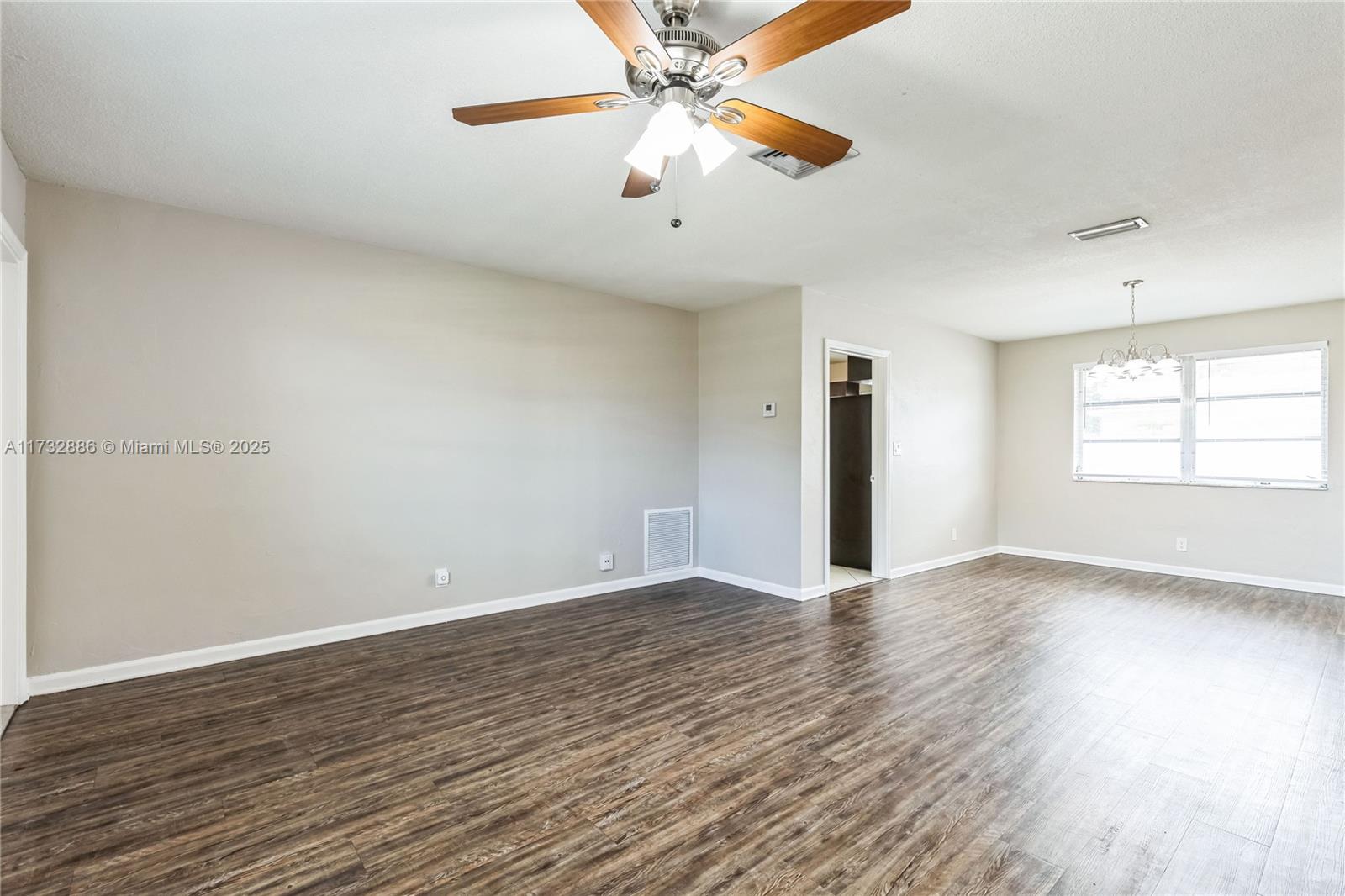 580 Snapper Way Delray Beach, FL 33445 - Photo 3 of 17 Gallery Image 3