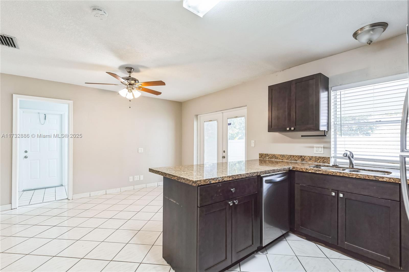 580 Snapper Way Delray Beach, FL 33445 - Photo 6 of 17 Gallery Image 6
