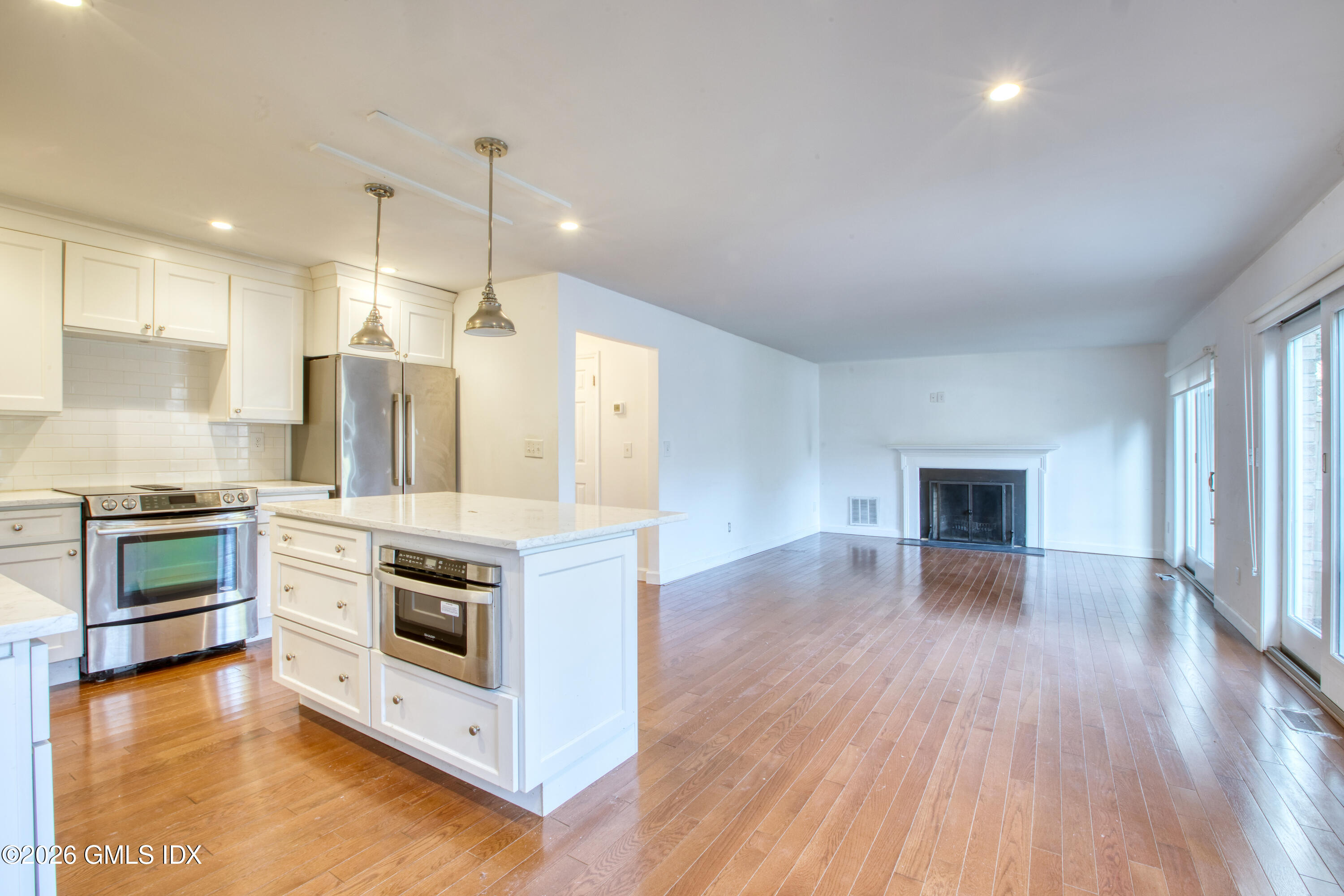 9 Georgetowne North, Unit 9 Greenwich, CT 06830 - Photo 9 of 33 864A2855-10