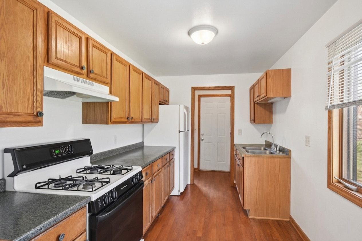 303 Bruce Road Lockport, IL 60441 - Photo 6 of 16