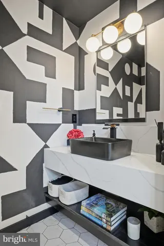 $5,250 | 2125 14th Street Northwest, Unit 304W, Washington, DC 20009