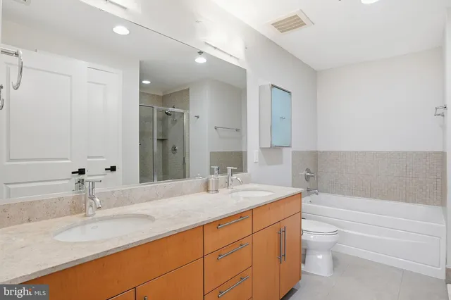 $5,250 | 2125 14th Street Northwest, Unit 304W, Washington, DC 20009