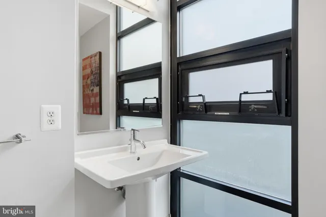 $5,250 | 2125 14th Street Northwest, Unit 304W, Washington, DC 20009