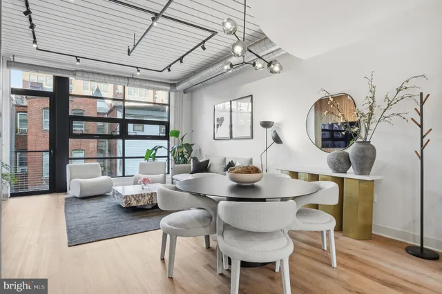 $5,250 | 2125 14th Street Northwest, Unit 304W, Washington, DC 20009