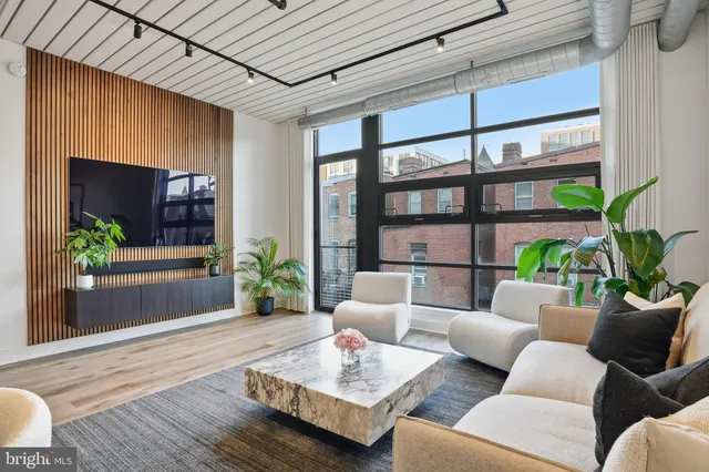 $5,250 | 2125 14th Street Northwest, Unit 304W, Washington, DC 20009