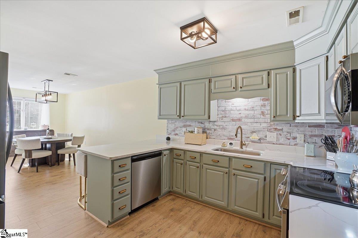 426 Sparrow Hawk Court Greer, SC 29650 - Photo 12 of 39