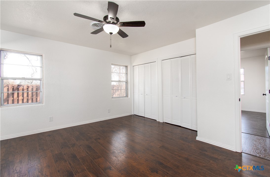 606 East 6th Street Cameron, TX 76520 - Photo 12 of 21