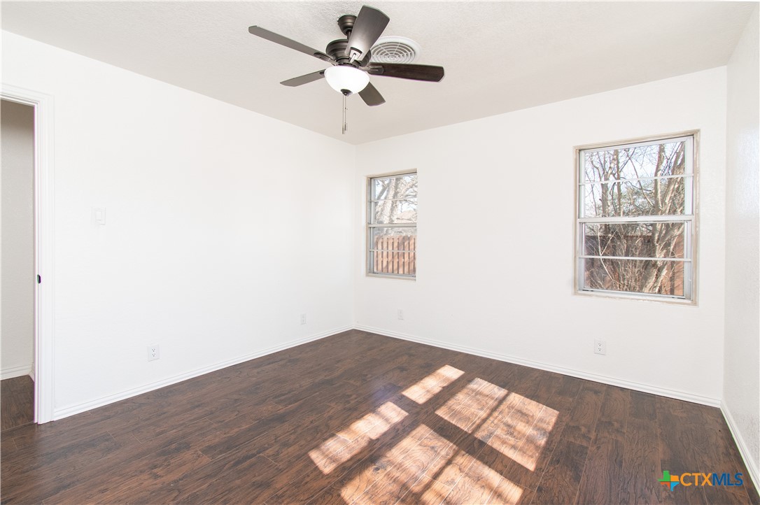 606 East 6th Street Cameron, TX 76520 - Photo 15 of 21