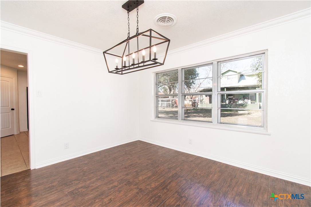 606 East 6th Street Cameron, TX 76520 - Photo 7 of 21