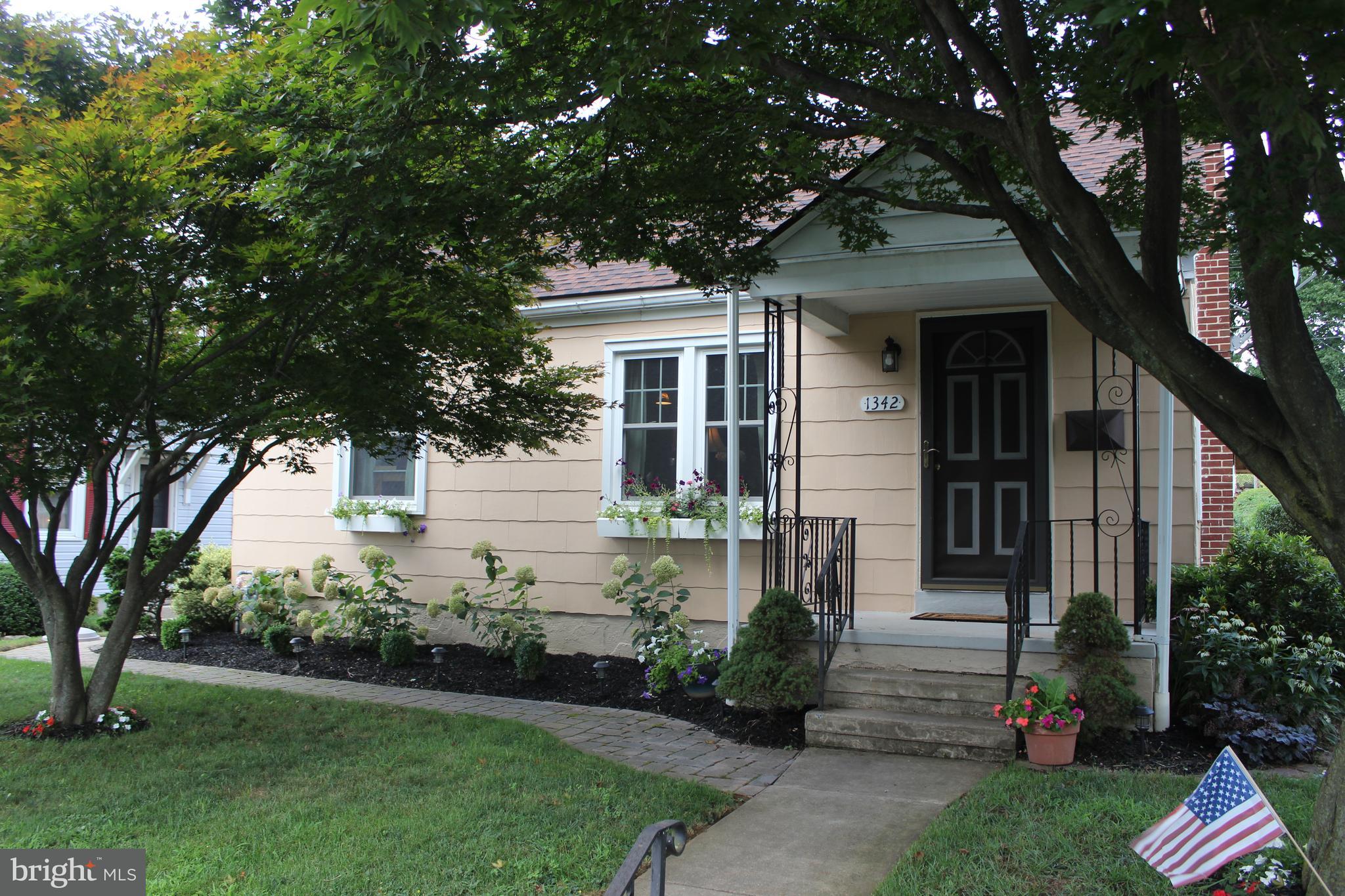1342 Lacrosse Avenue Reading, PA 19607 - Photo 2 of 28 Front View