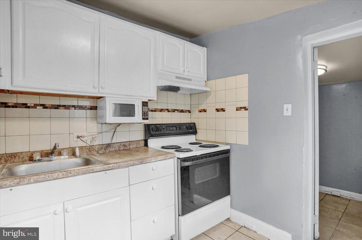 637 Moss Street Reading, PA 19604 - Photo 12 of 23