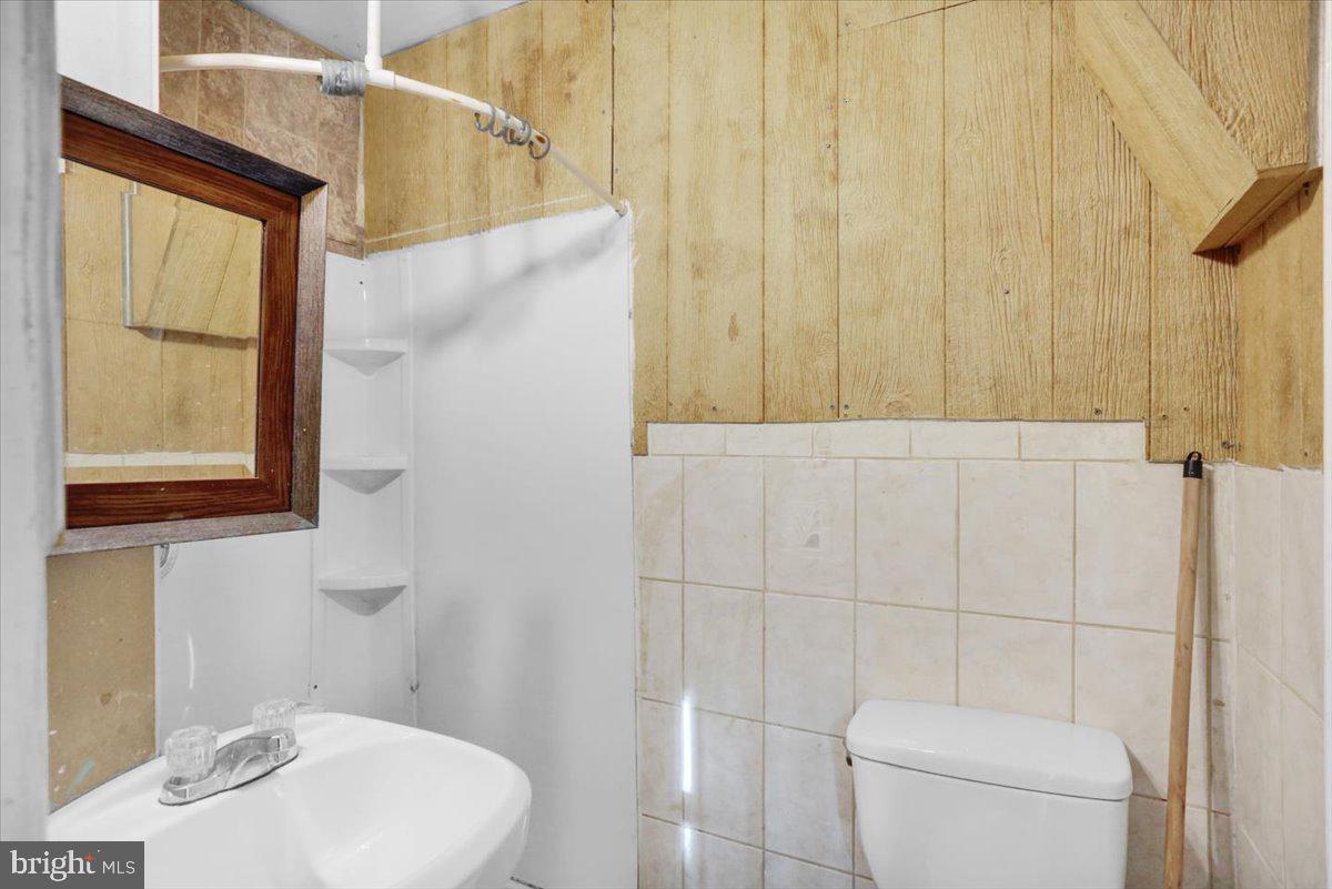 637 Moss Street Reading, PA 19604 - Photo 10 of 23