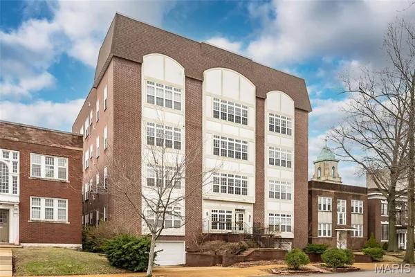 $349,000 | 6404 Cates Avenue, Unit 4W, St. Louis, MO 63130