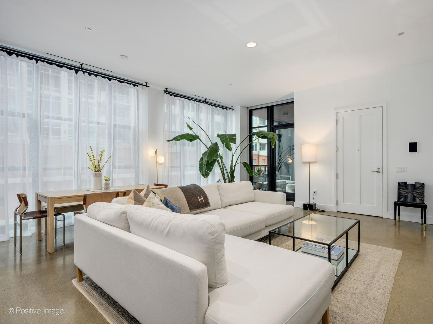 900 West Washington Boulevard, Unit 304 Chicago, IL 60607 - Photo 4 of 14