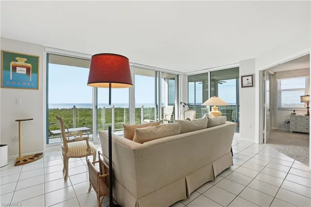 $5,000 | 6101 Pelican Bay Boulevard, Unit 805, Naples, FL 34108