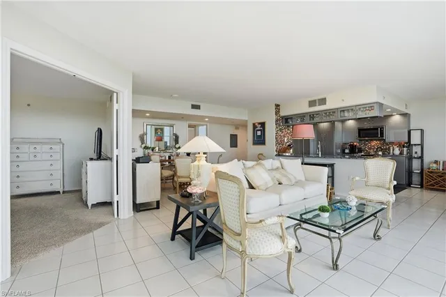 $5,000 | 6101 Pelican Bay Boulevard, Unit 805, Naples, FL 34108