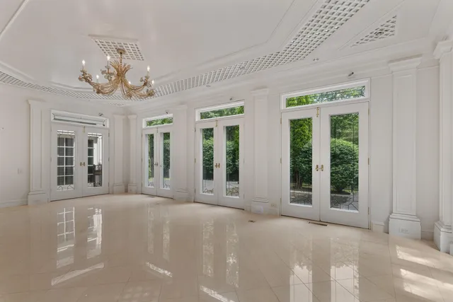 $2,725,000 | 17 Pond Path, North Hampton, NH 03862