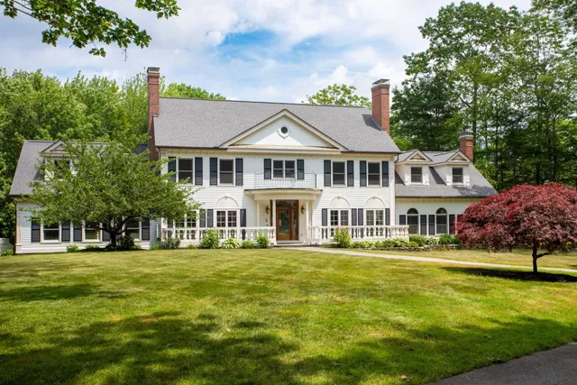 $2,725,000 | 17 Pond Path, North Hampton, NH 03862