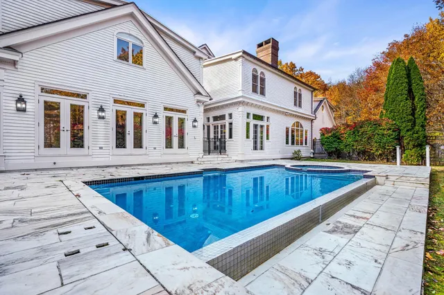 $2,725,000 | 17 Pond Path, North Hampton, NH 03862