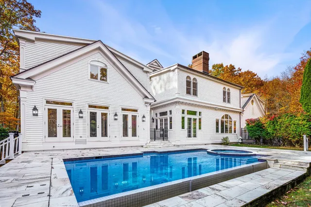 $2,725,000 | 17 Pond Path, North Hampton, NH 03862