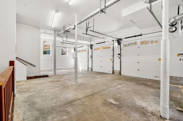 $2,725,000 | 17 Pond Path, North Hampton, NH 03862