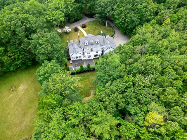 $2,725,000 | 17 Pond Path, North Hampton, NH 03862