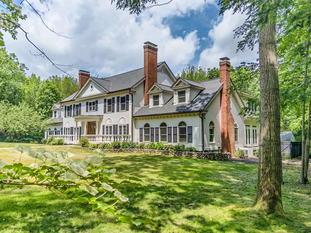 $2,725,000 | 17 Pond Path, North Hampton, NH 03862