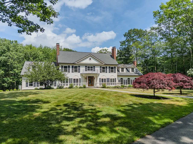 $2,725,000 | 17 Pond Path, North Hampton, NH 03862