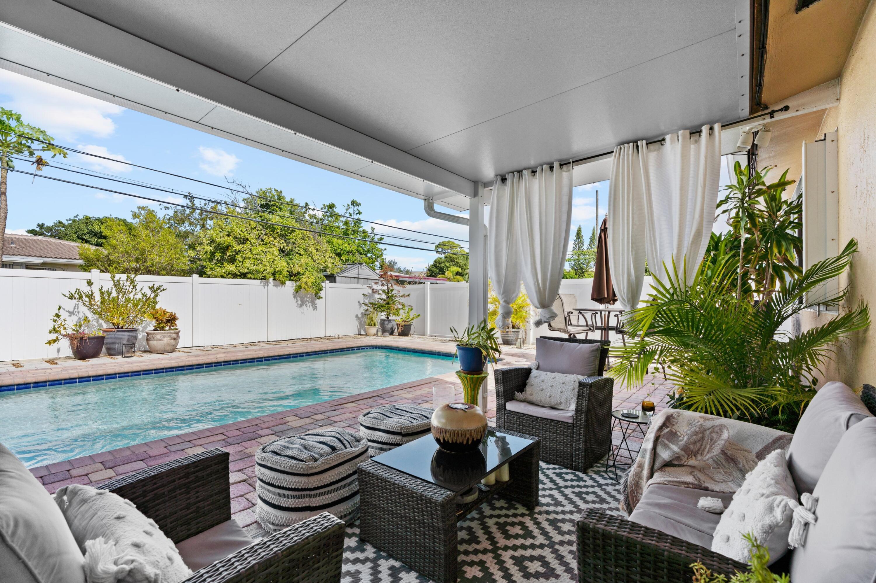 471 Northeast 29th Street Boca Raton, FL 33431 - Photo 3 of 36 Covered Patio