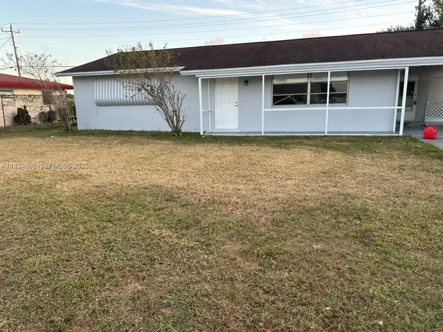 $249,900 | 1418 Kimdale Street East, Lehigh Acres, FL 33936