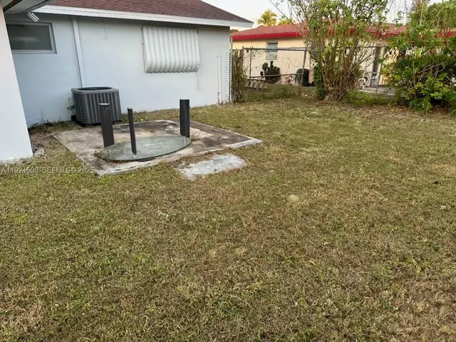 $249,900 | 1418 Kimdale Street East, Lehigh Acres, FL 33936