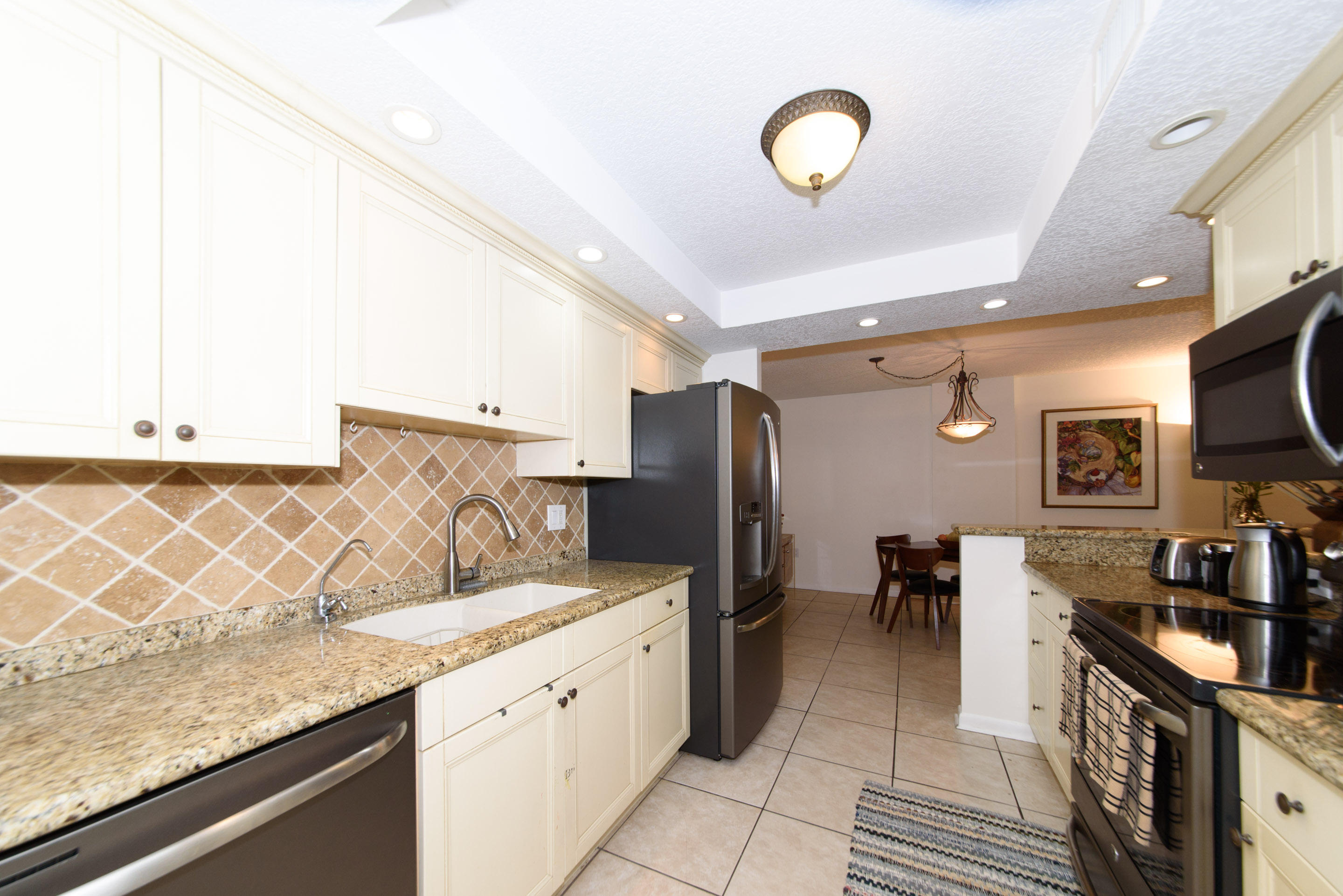 951 De Soto Road, Unit 130 Boca Raton, FL 33432 - Photo 4 of 22 KITCHEN