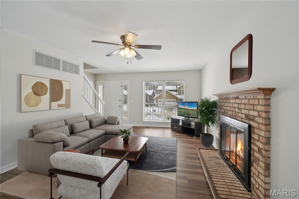 709 Ginger Wood Court Ballwin, MO 63021 - Photo 3 of 18