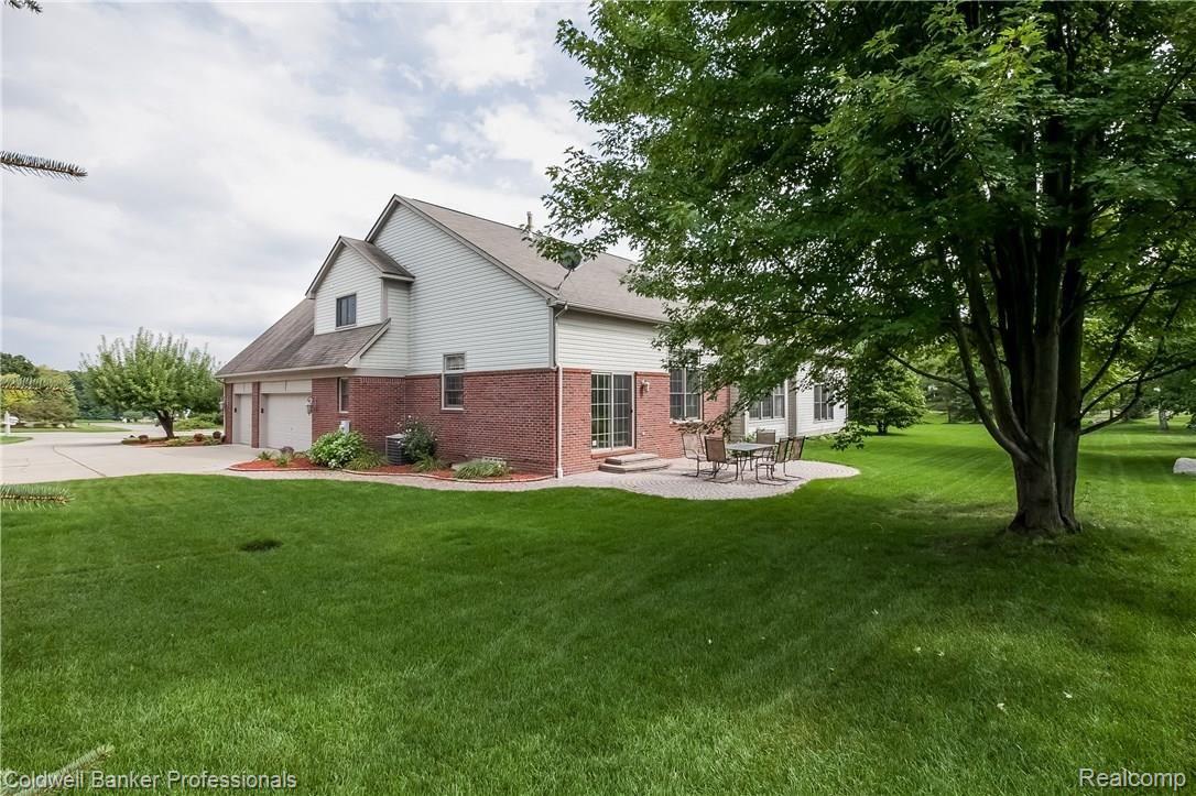 3984 May Center Road Lake Orion, MI 48360 - Photo 24 of 28 052-Rear_View-3148642-large.jpg