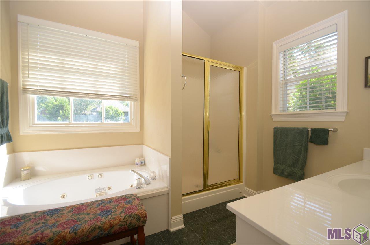 10627 Ridgebrook Avenue Baton Rouge, LA 70809 - Photo 14 of 19
