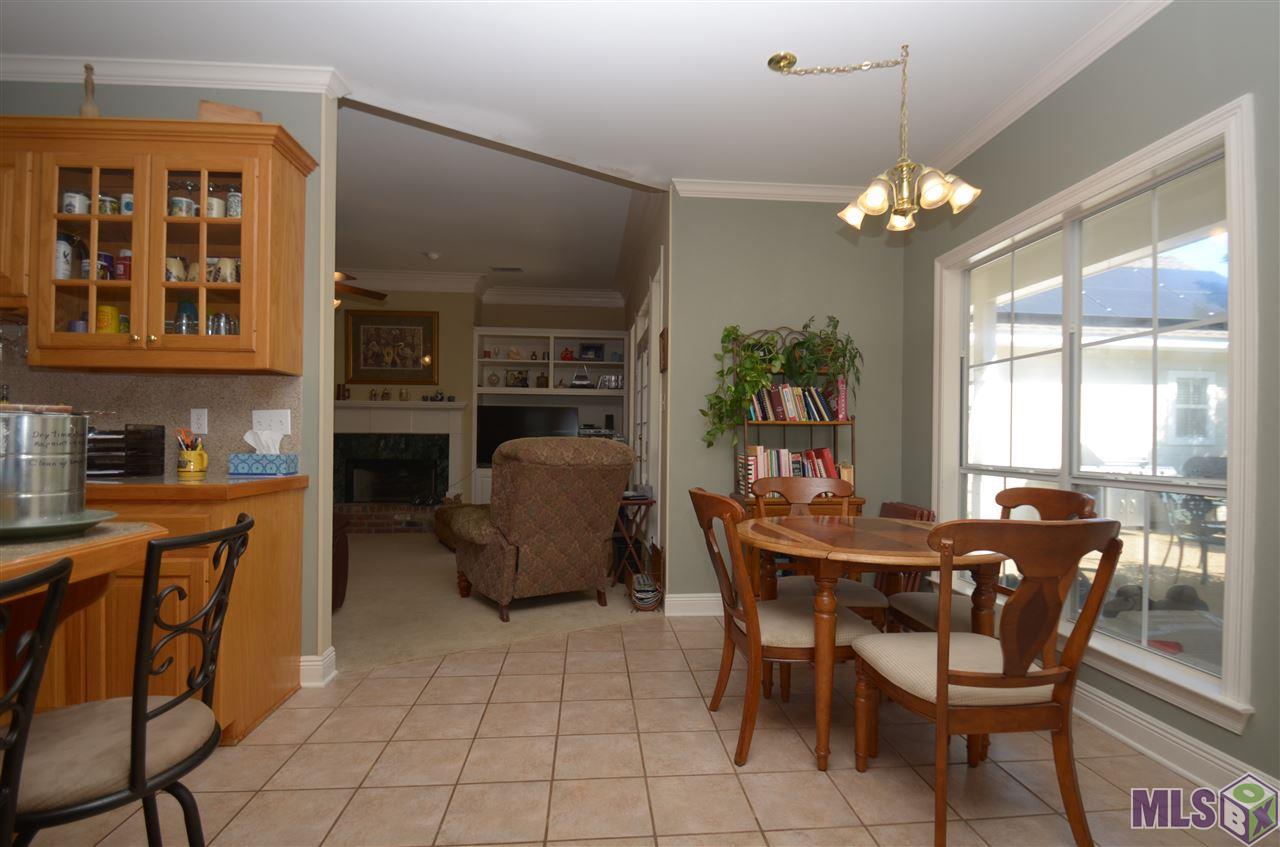 10627 Ridgebrook Avenue Baton Rouge, LA 70809 - Photo 7 of 19
