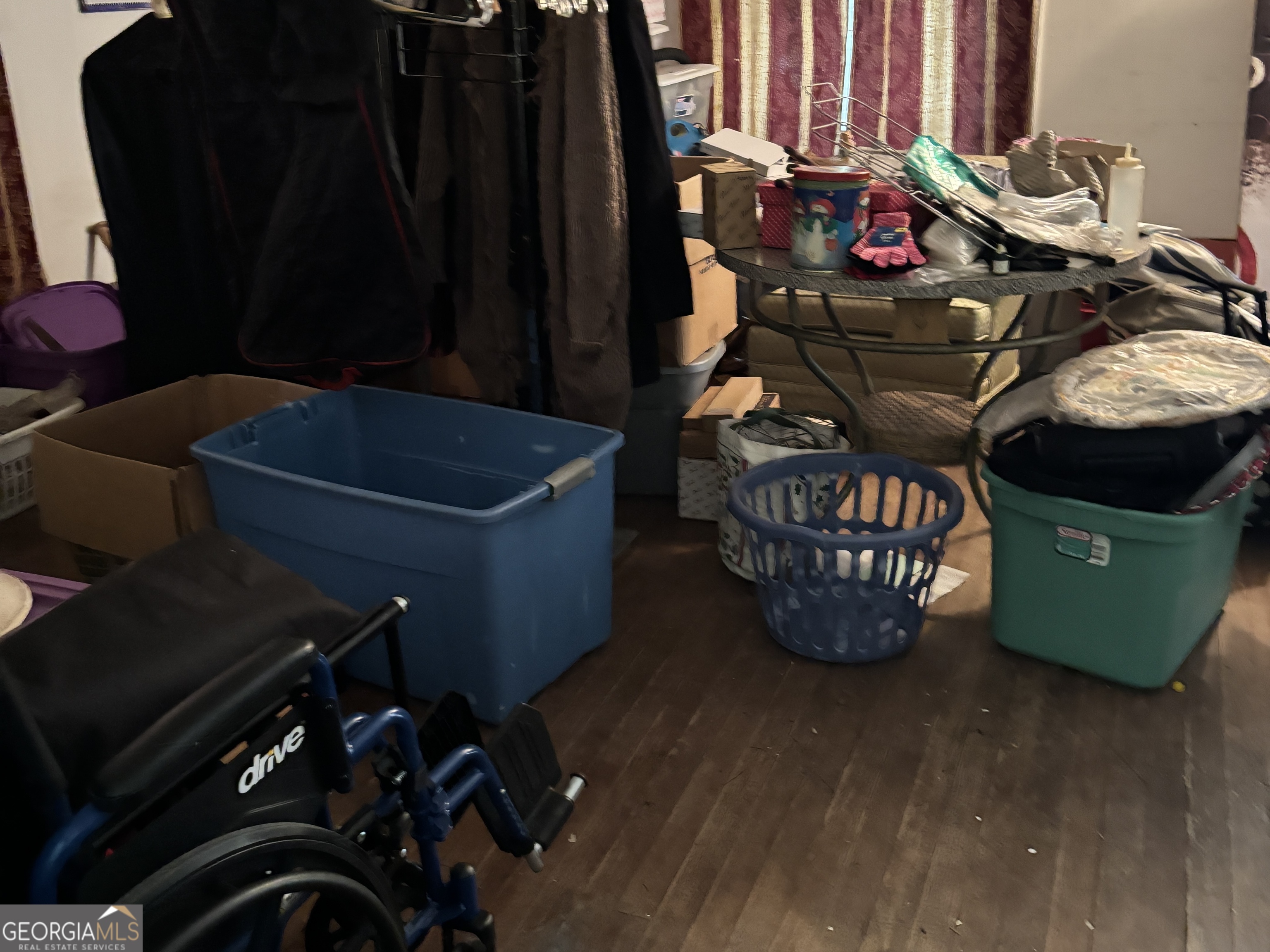13272 Florida Avenue St. George, GA 31562 - Photo 10 of 16 a view of a room with gym equipment